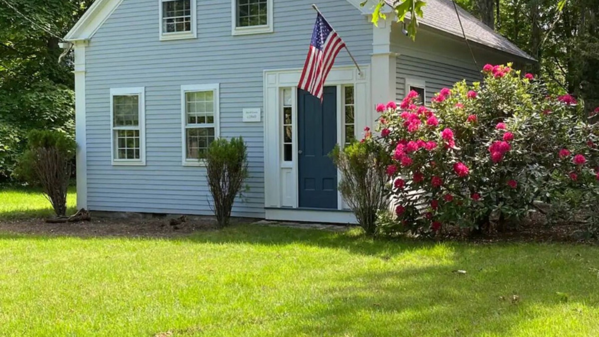 Cotuit Cottage | Charming 4-bedroom Cottage in the quaint village of Cotuit