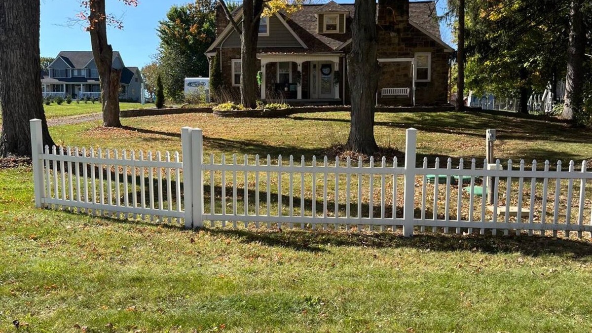 North Lima House | Charming 4-bedroom cottage with AC, Wi-Fi, and fire circle in quaint North Lima.