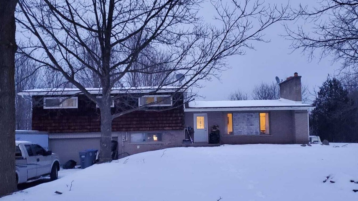 Caledon House | Charming 4-bedroom house in Caledon East with WiFi, AC