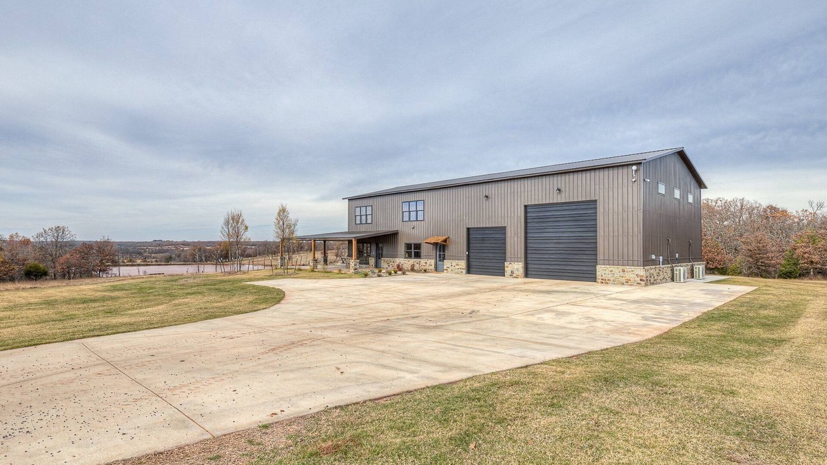 Tribbey Cabin | Charming 4-bedroom cabin with 160 acres