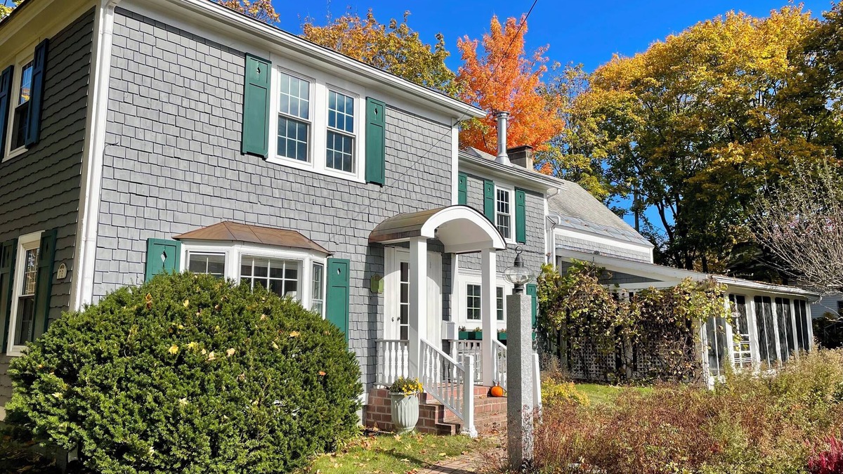 Keene House | Charming 4-bedroom Colonial in lovely Keene with WiFi, AC
