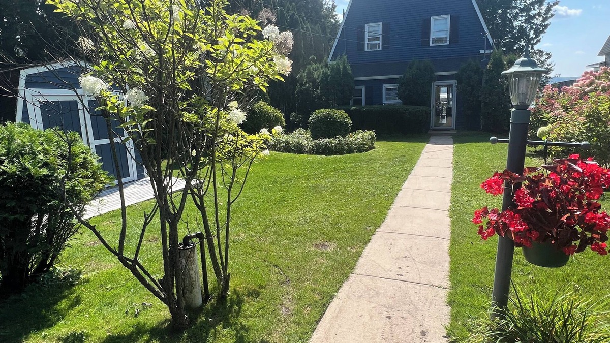 Oden Cottage | Charming 4-bedroom cottage in adorable Oden with WiFi, AC