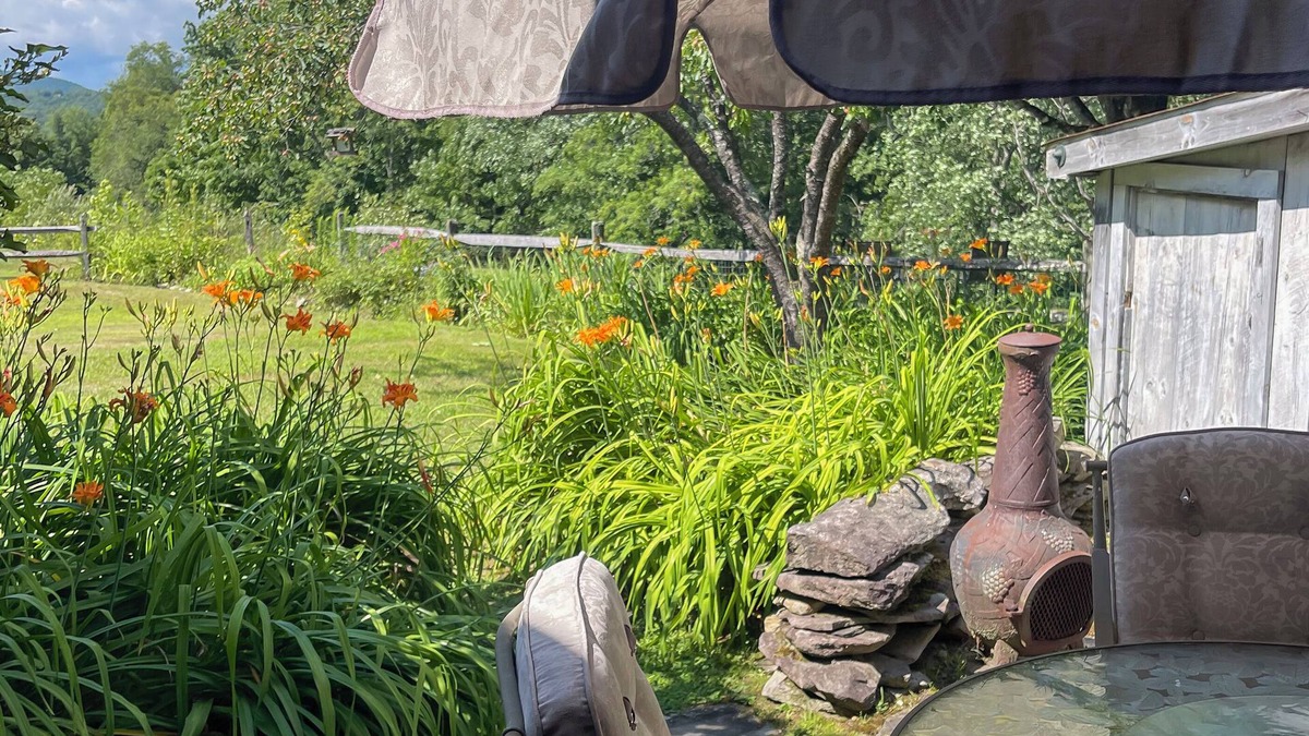 Weston Cottage | CHARMING 4-bedroom cottage in Weston, Vermont. CLOSE TO SKI RESORTS