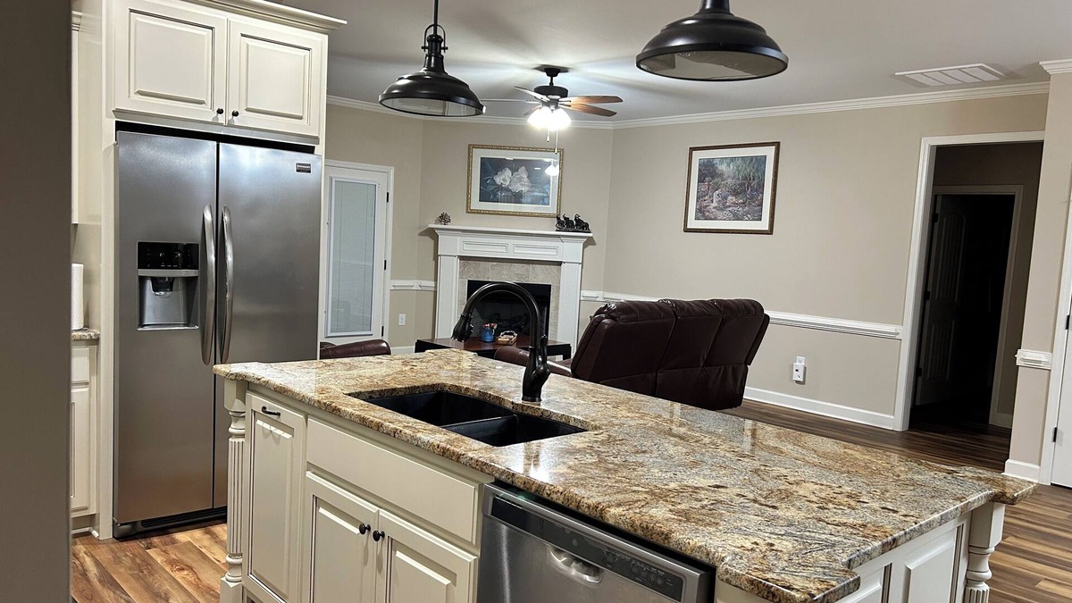 Johnston County House | Charming 4-bedroom farm house retreat where luxury meets nature in Smithfield.