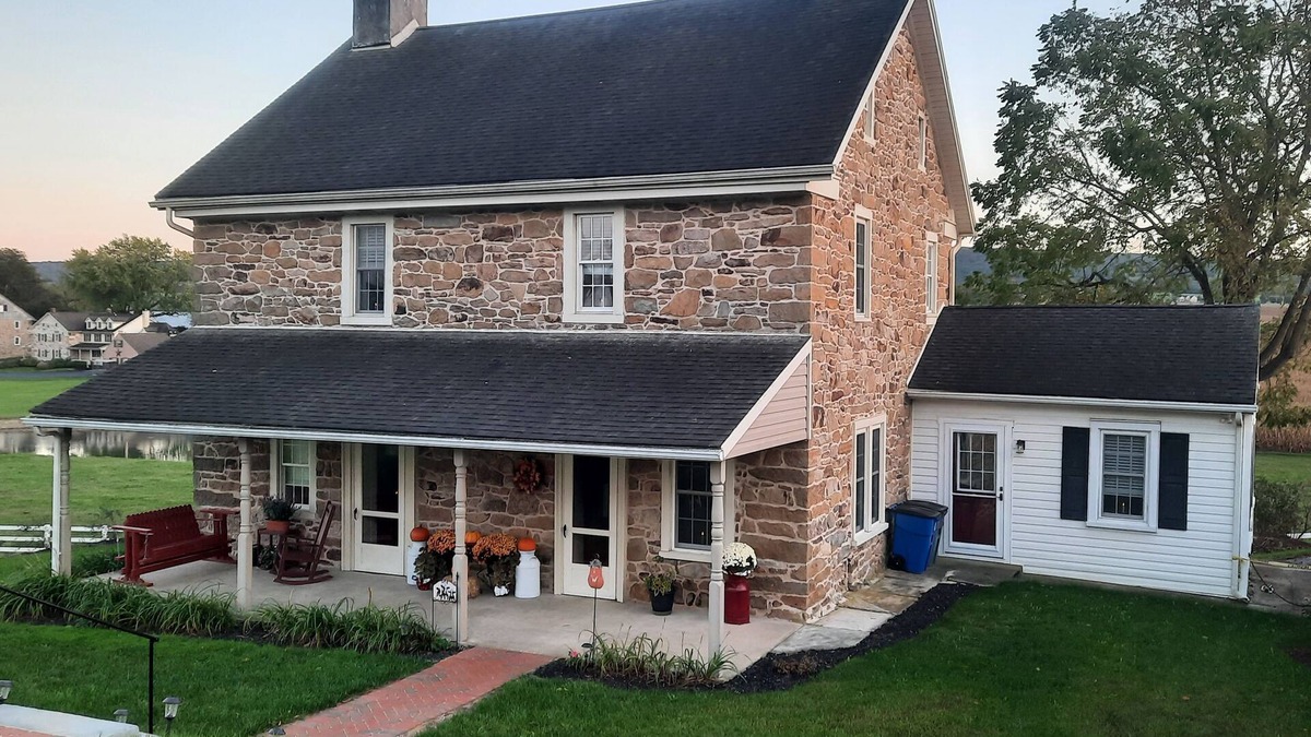 Martindale House | Charming 4 bedroom FarmHaus, circa 1790, renovated on Scenic Byway.