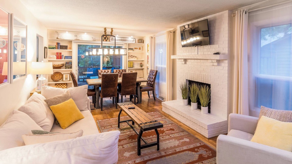 Excelsior House | Charming 4-bedroom, family-friendly home in Excelsior. Walkable to everything.