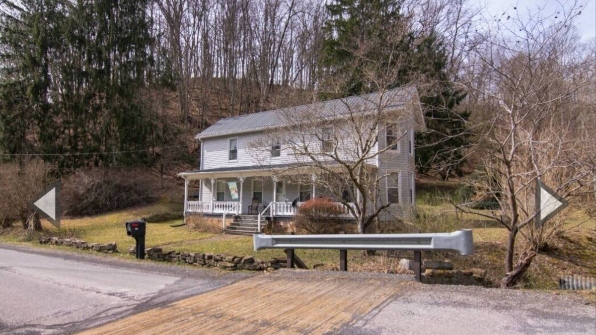 Alderson Other | Charming 4-bedroom farmhouse in Alderson, Simple yet Superb!