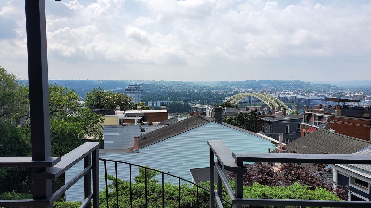 Mount Adams House | Charming 4-bedroom house with WiFi and AC with breathtaking Cincinnati view