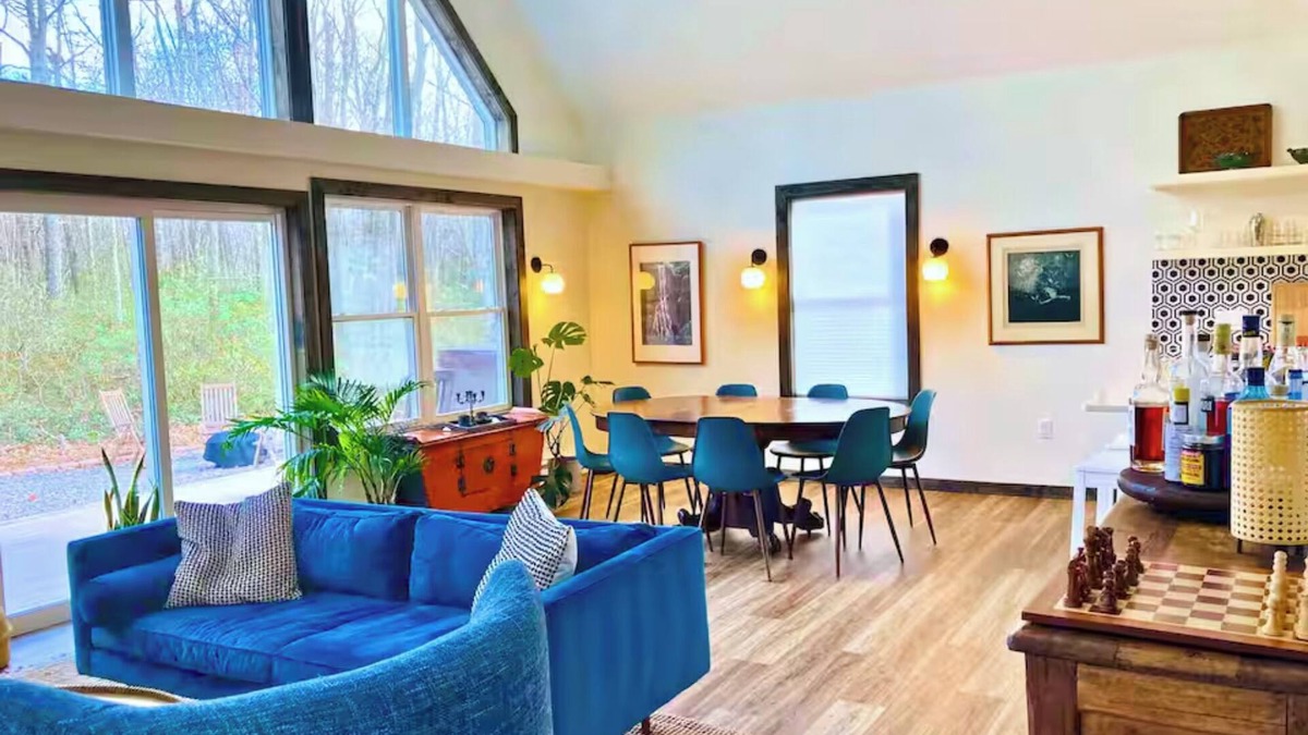 Jim Thorpe House | Charming 4-bedroom house with Hot Tub - Playset - Firepit - Lake beach