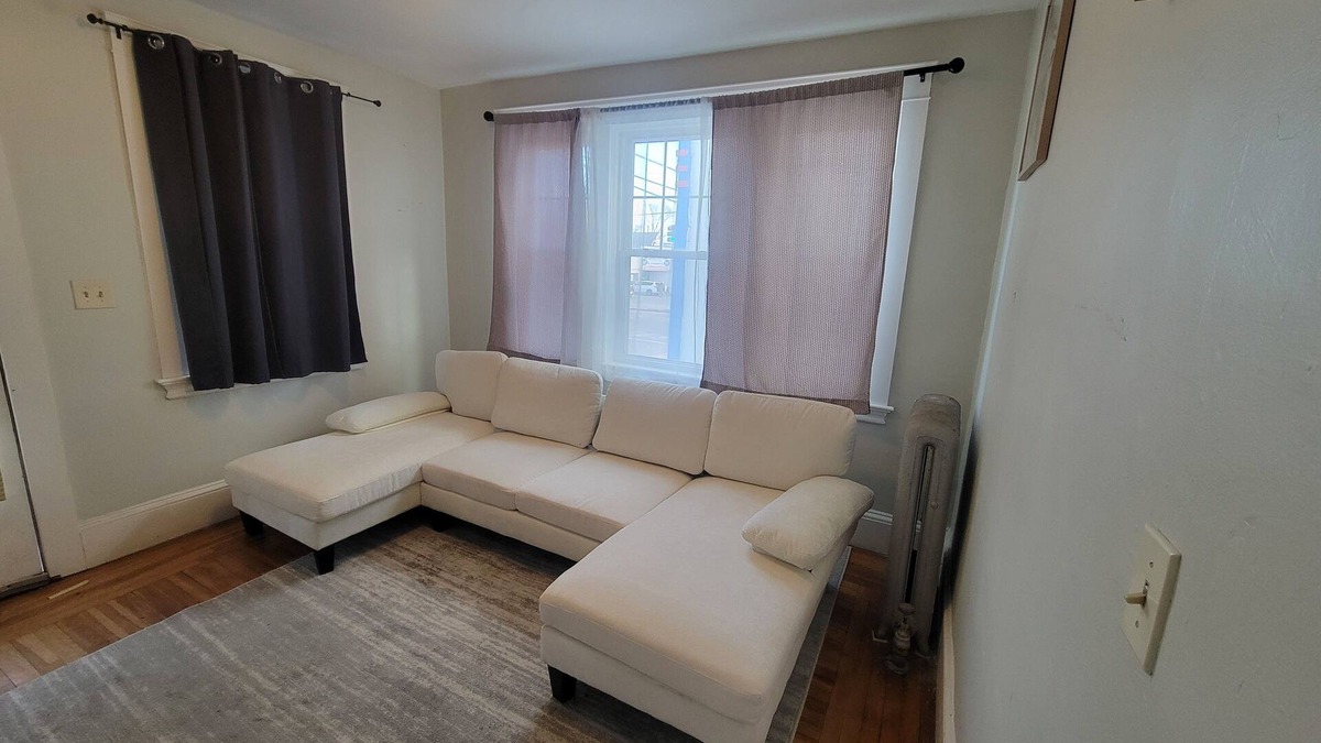 Mount Pleasant House | Charming 4-bedroom house close to Downtown Providence & nightlife on Atwells Ave