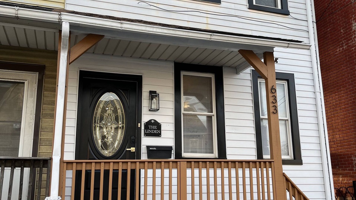 Bethlehem House | Charming 4 bedroom house right in downtown Bethlehem. Walkable to everything!