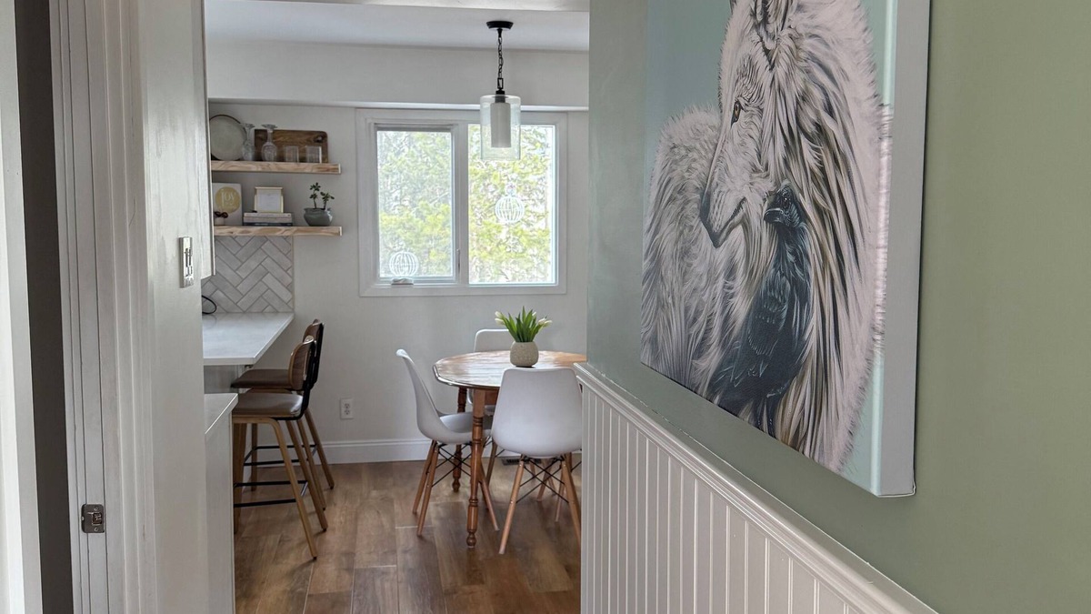 Smithers House | Charming 4 Bedroom House: Minutes from Downtown Smithers, Featuring a Hot Tub