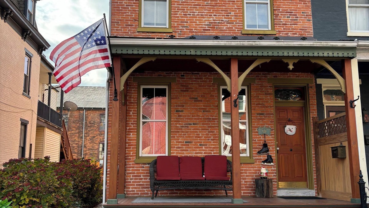 Columbia House | Charming 4-bedroom house with WiFi and AC in Historic Columbia