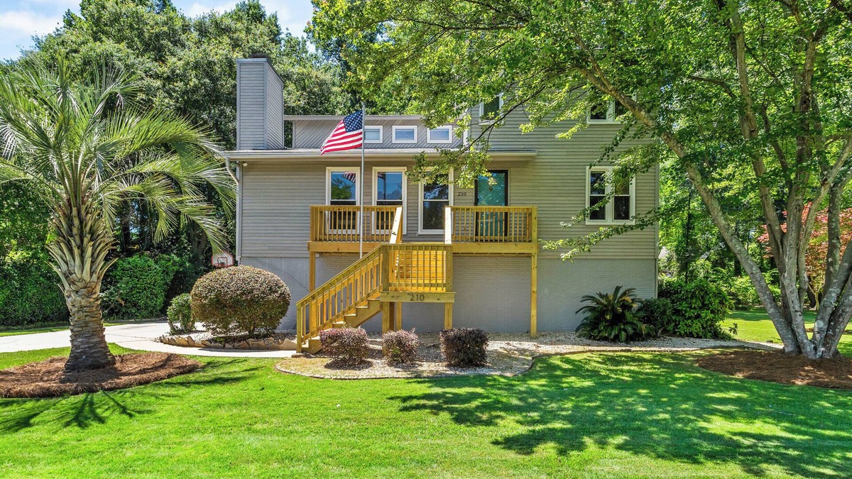 Harbison House | Charming 4-bedroom house in wooded serene neighborhood
