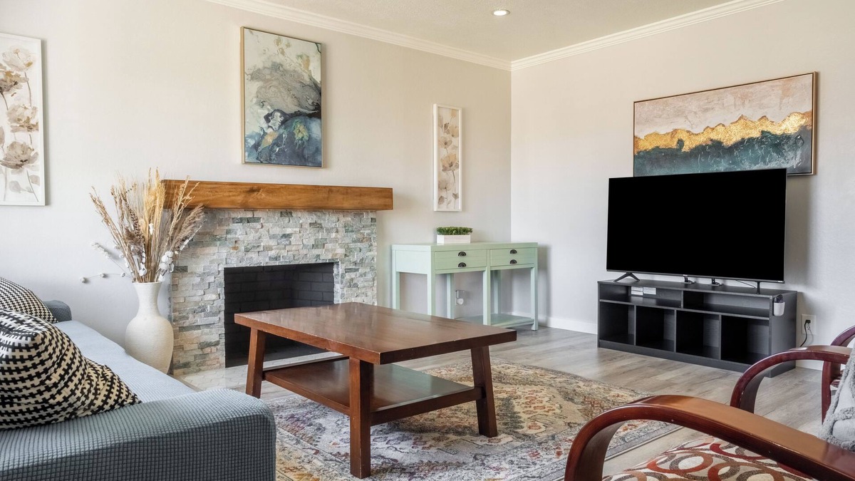 Branham - Jarvis House | Charming 4-bedroom house with WiFi, AC in delightful San Jose