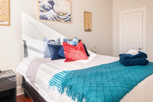 Near Northeast House | Charming 4 Bedroom House!1 Mile from Capitol Hill!