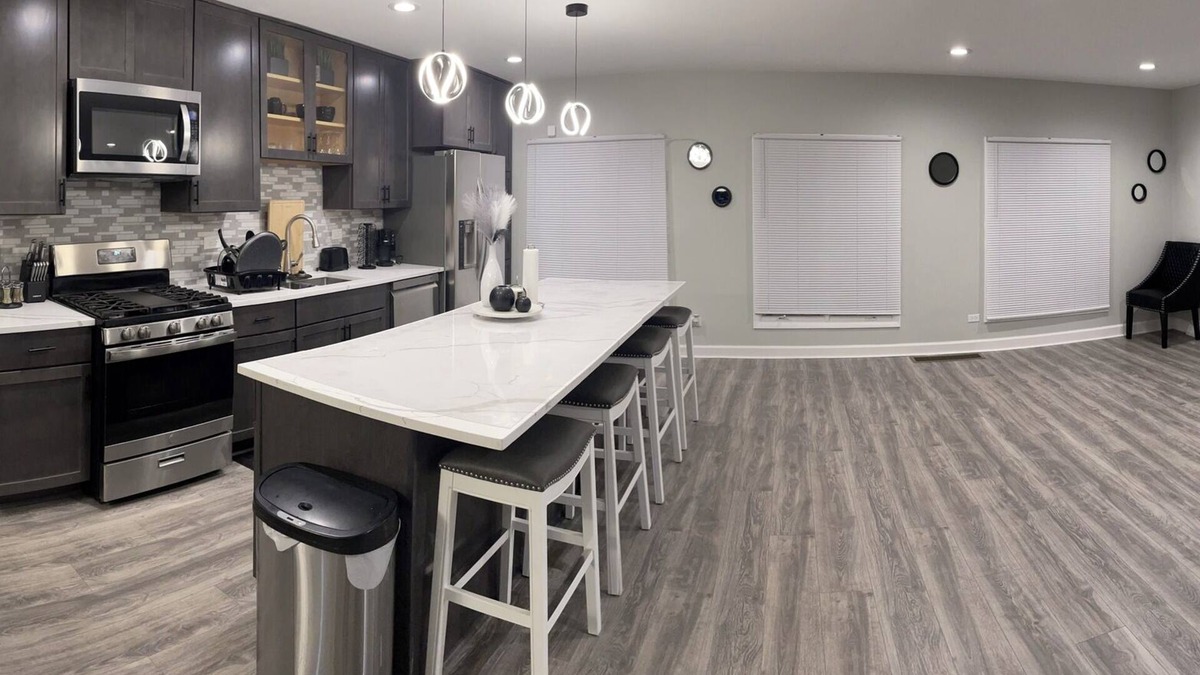 Lansing House | Charming 4-bedroom house with AC and WiFi in superb Lansing