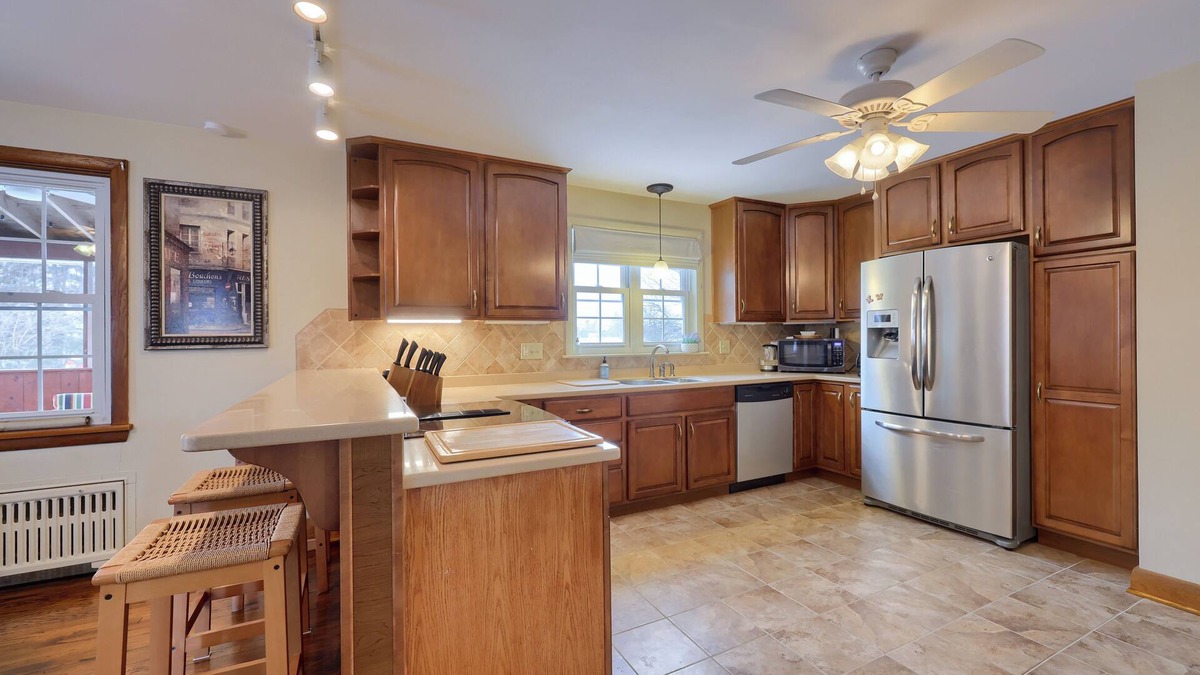 Palmyra House | Charming 4-bedroom house - 30+ day rental