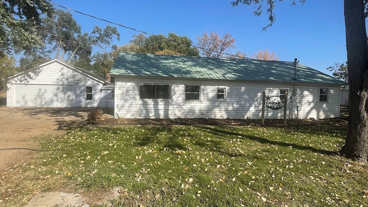 Boyd County House | Charming 4-bedroom house located in a peaceful setting in Lynch