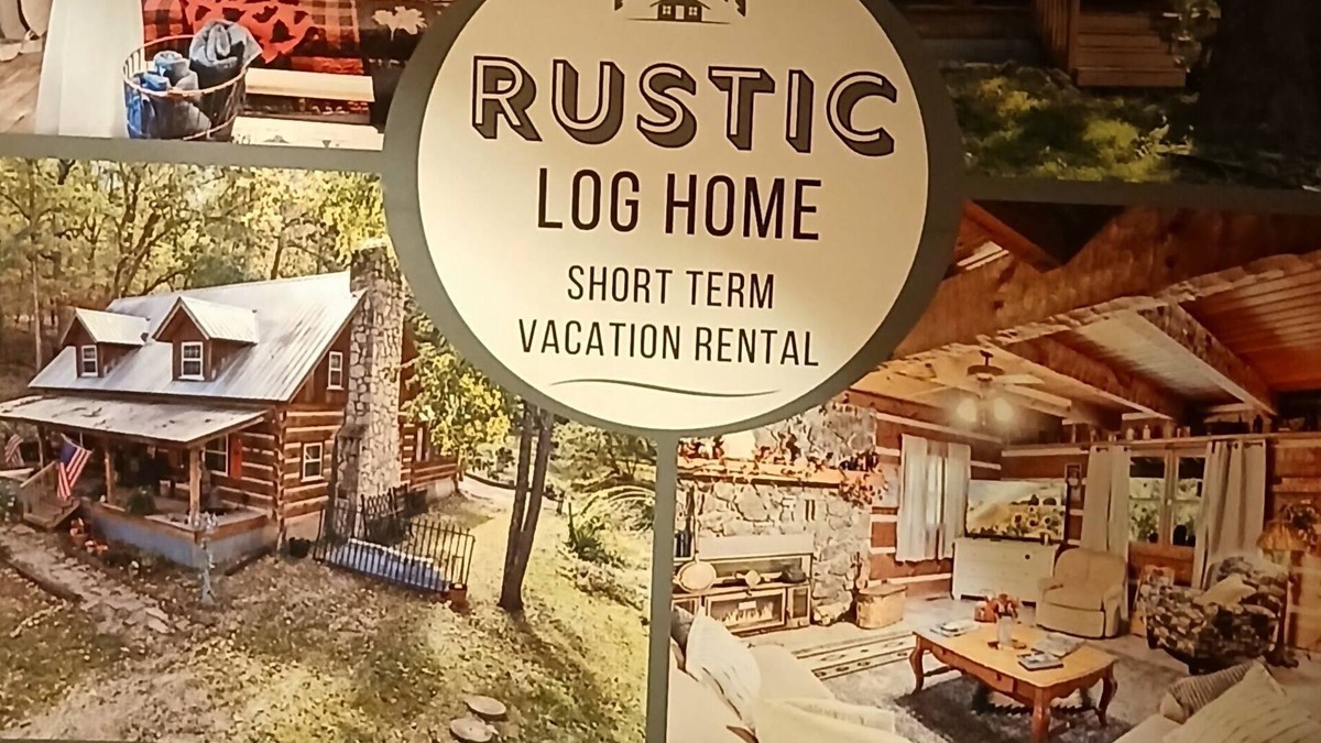 Linn Creek Cabin | Charming 4-bedroom log cabin in Linn Creek with WiFi and AC hot tub. Secluded,