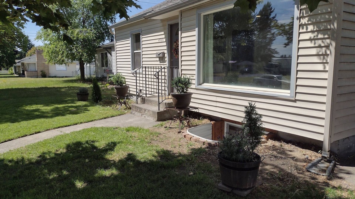 Spokane House | Charming 4-bedroom light and open concept house with in a good area of Spokane