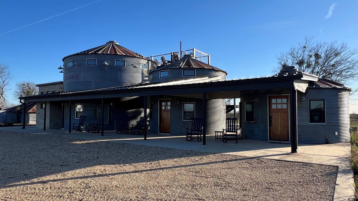 Temple Other | Charming 4-bedroom Silo house with WiFi, AC.