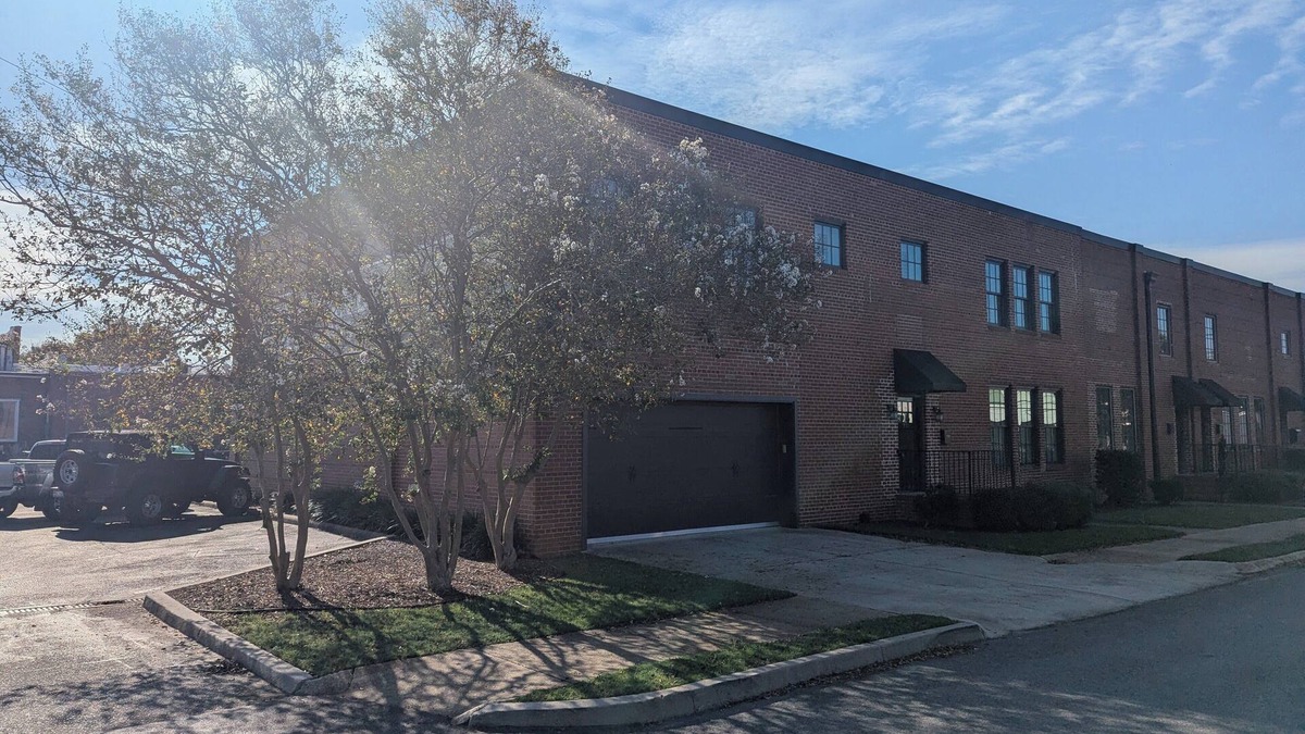 West Point House | Charming 4-bedroom townhome in fabulous West Point. Great for Corporate Stays