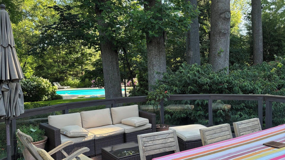 Chevy Chase House | Charming 4-bedroom house in fabulous Chevy Chase with POOL