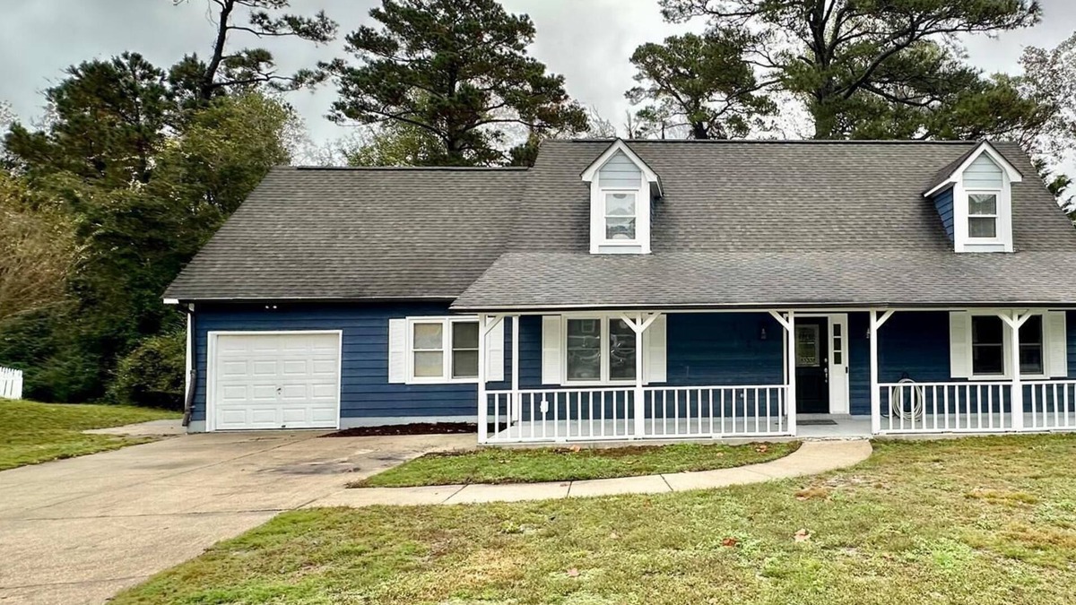 Piney Green House | Charming 4-bedroom 2200SQFT house with great backyard