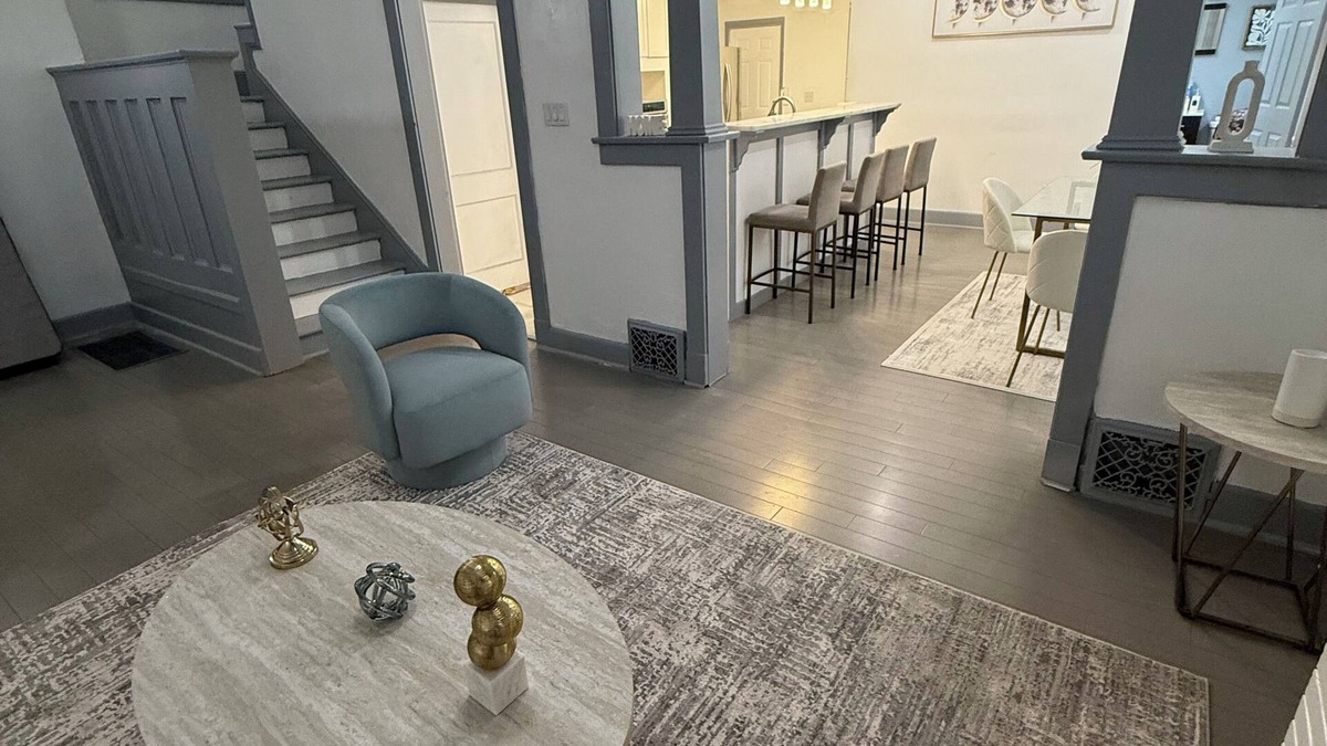 Northeast Kansas City House | Charming 4-bedroom house with WiFi, AC in marvelous Kansas City