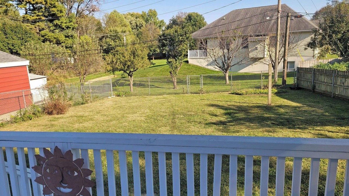Leland Grove House | Charming 4-bedroom house in welcoming Springfield, with AC, WiFi, many amenities