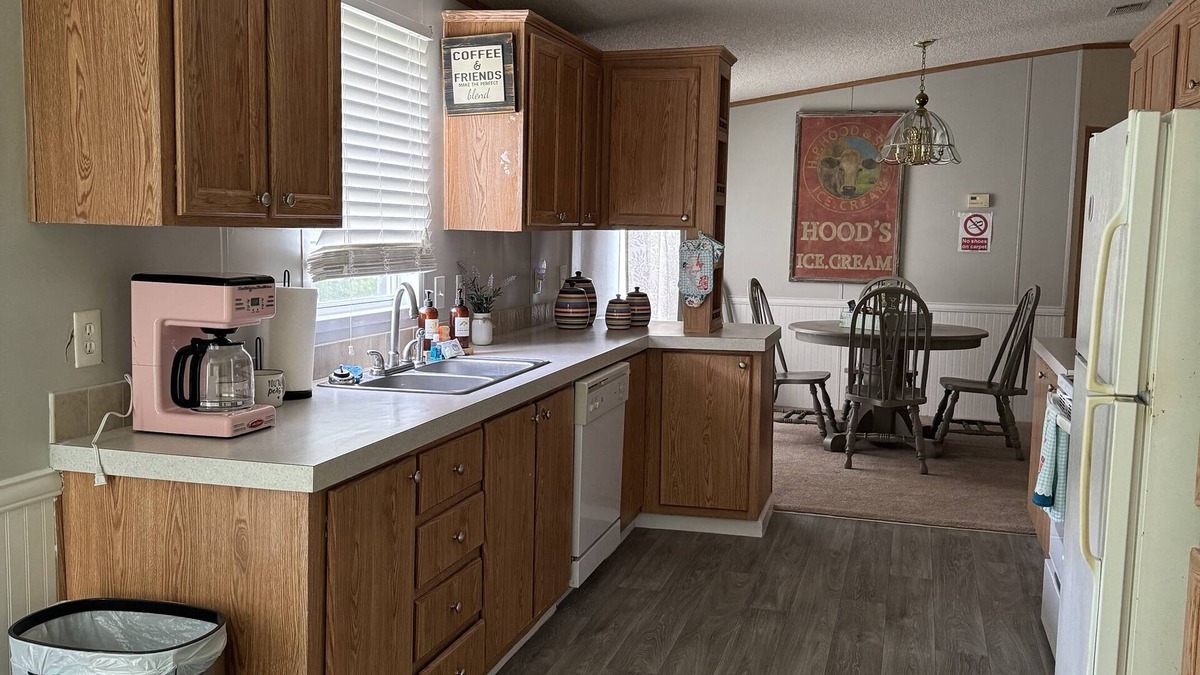 Claiborne House | Charming 4-bedroom mobile home with AC, WiFi in amazing West Monroe