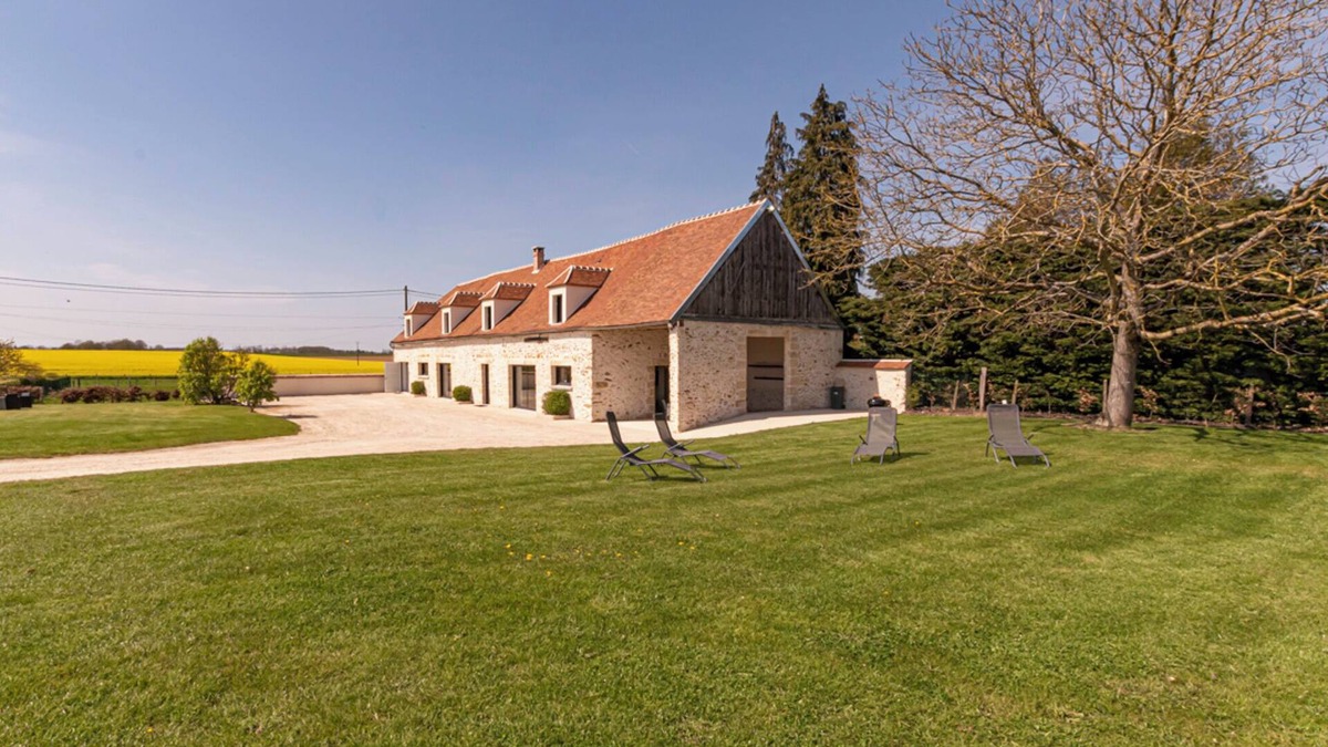 Chatillon-sur-Morin Cabin | Charming 4-star gite on a farm in Champagne, private Jacuzzi