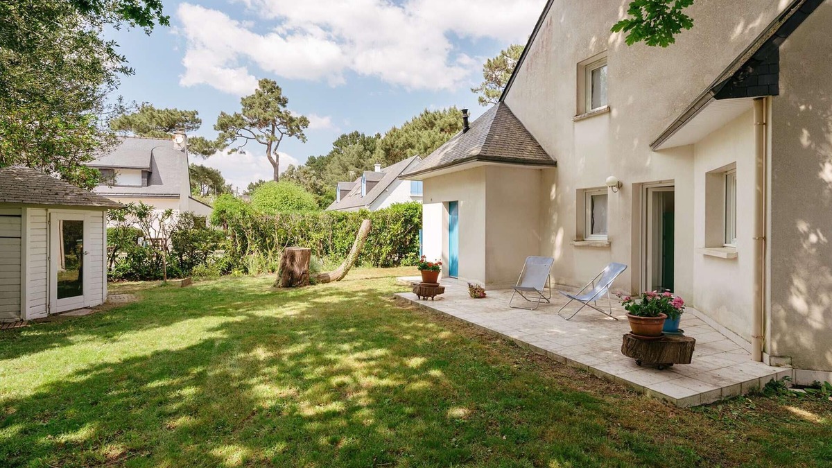 Carnac Villa | Charming 4-Room House with Garden, 300m from Beach, Wi-Fi, 7 Guests, Parking, 2*