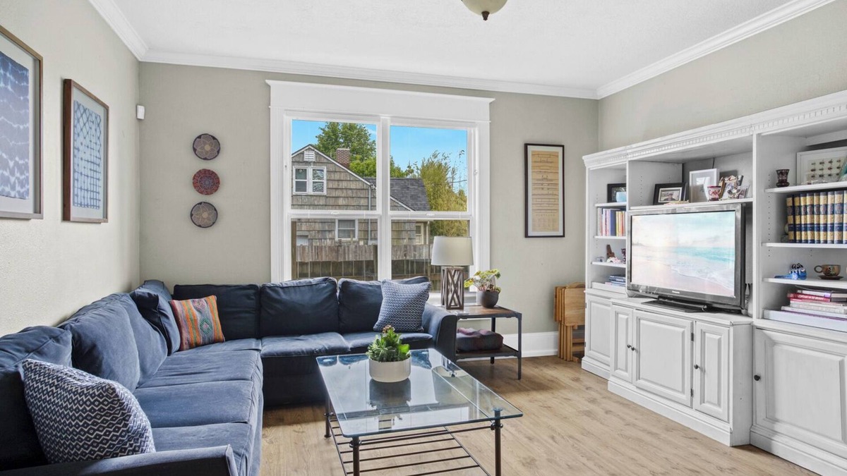 Overlook House | Charming 4 Square Home in a Great Portland Neighborhood