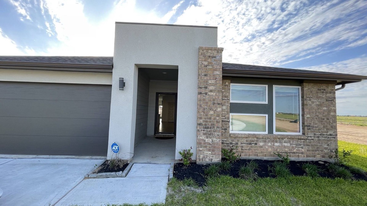 Barker House | Charming 4B Lake View Cul-De-Sac Home @ Katy