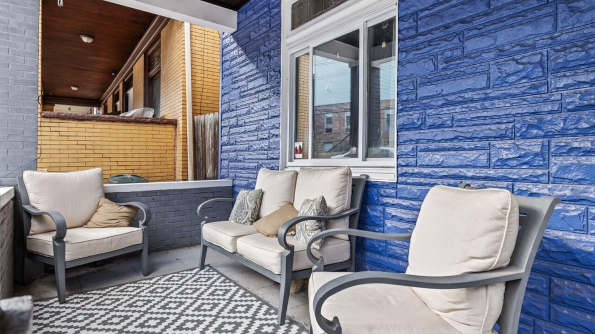 Perry North House | Charming 4bedroom home with AC WiFi in Pittsburgh close to Downtown and Stadium