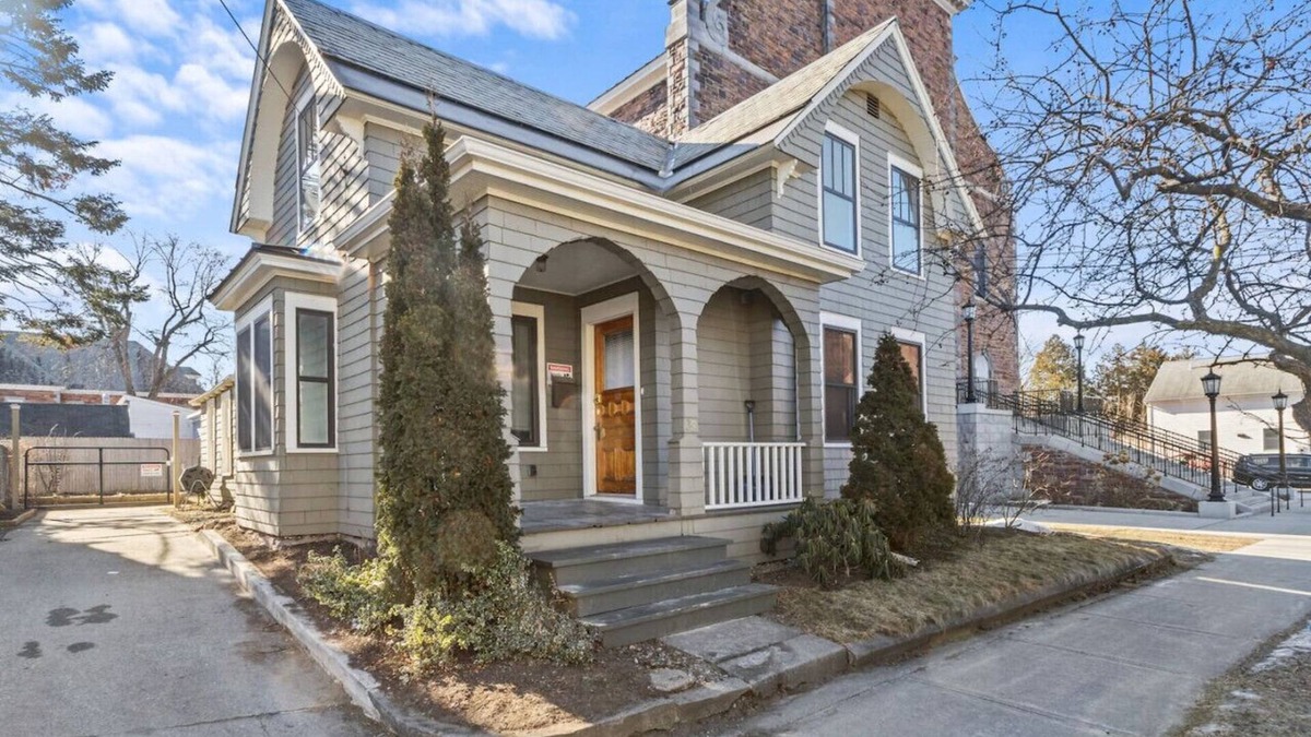 Old North End House | Charming 4BR House - Burlington