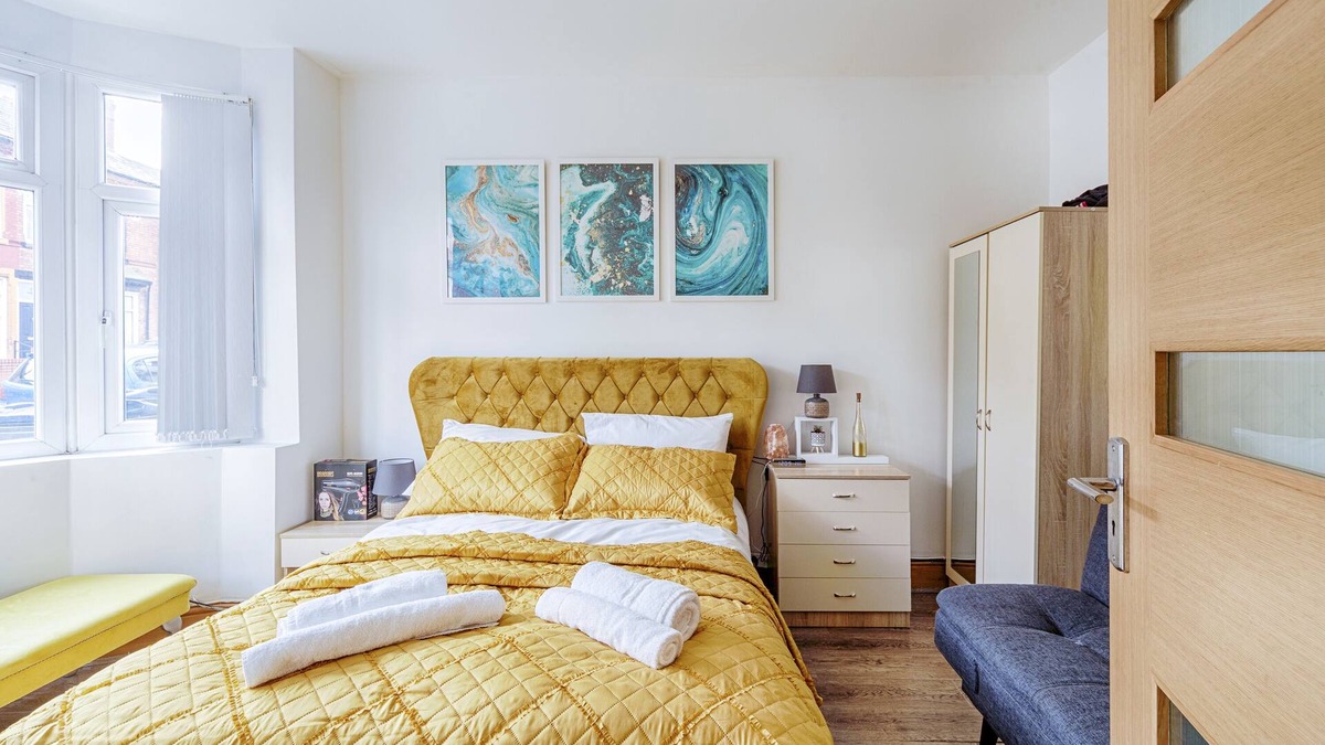 Seisdon House | Charming 5-Bed House in Birmingham
