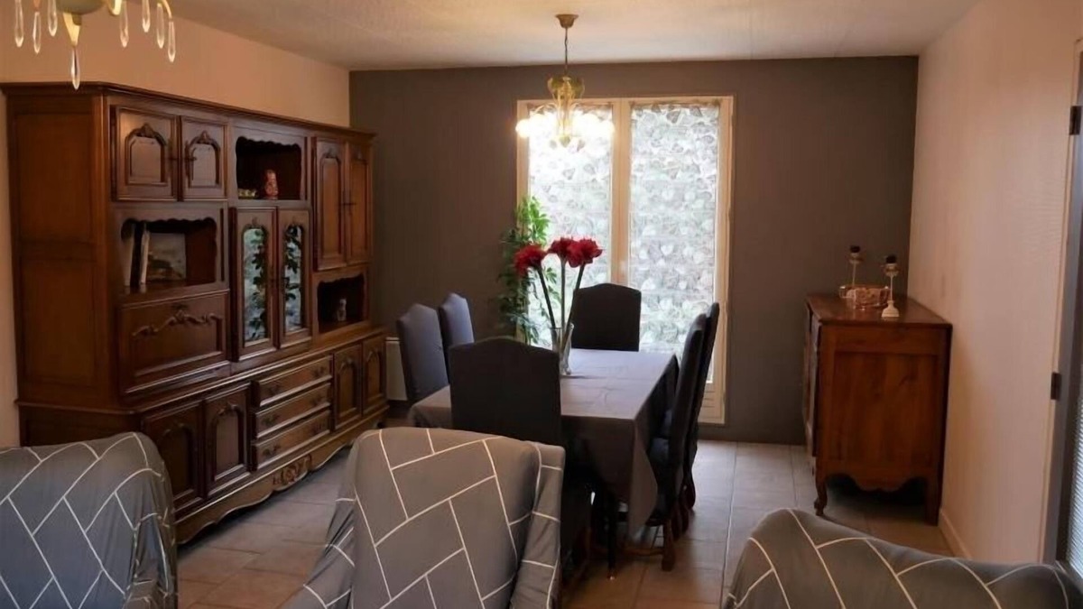 Sully-sur-Loire Cottage | Charming 5-Bedroom House with Terrace and Secure Parking in Sully-sur-Loire