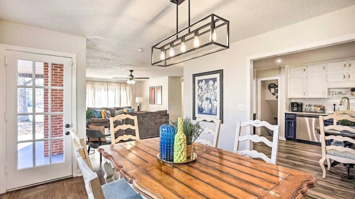 New Castle House | Charming 5-Bedroom Birmingham Escape – Perfect for Groups