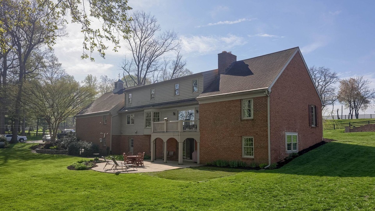 New Holland Other | Charming 5-bedroom Home in welcoming Lancaster County AC, WiFi