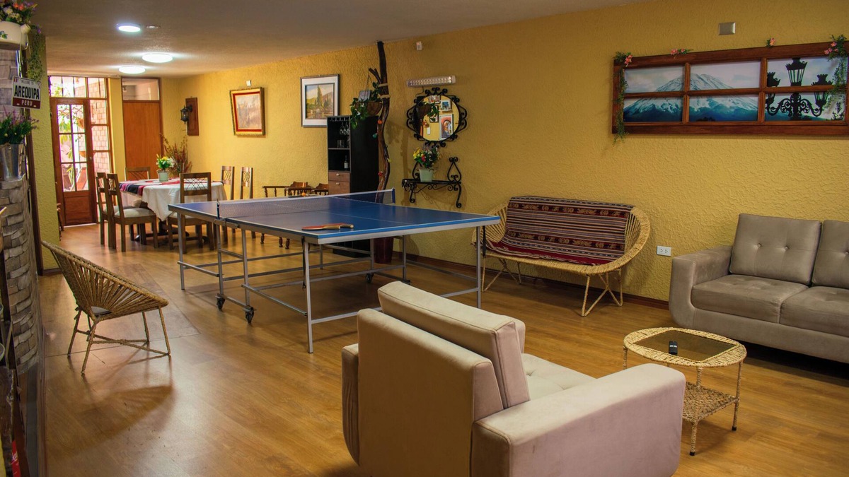 Yanahuara House | Charming 5-bedroom with private bathroom house with ping pong table and WiFi