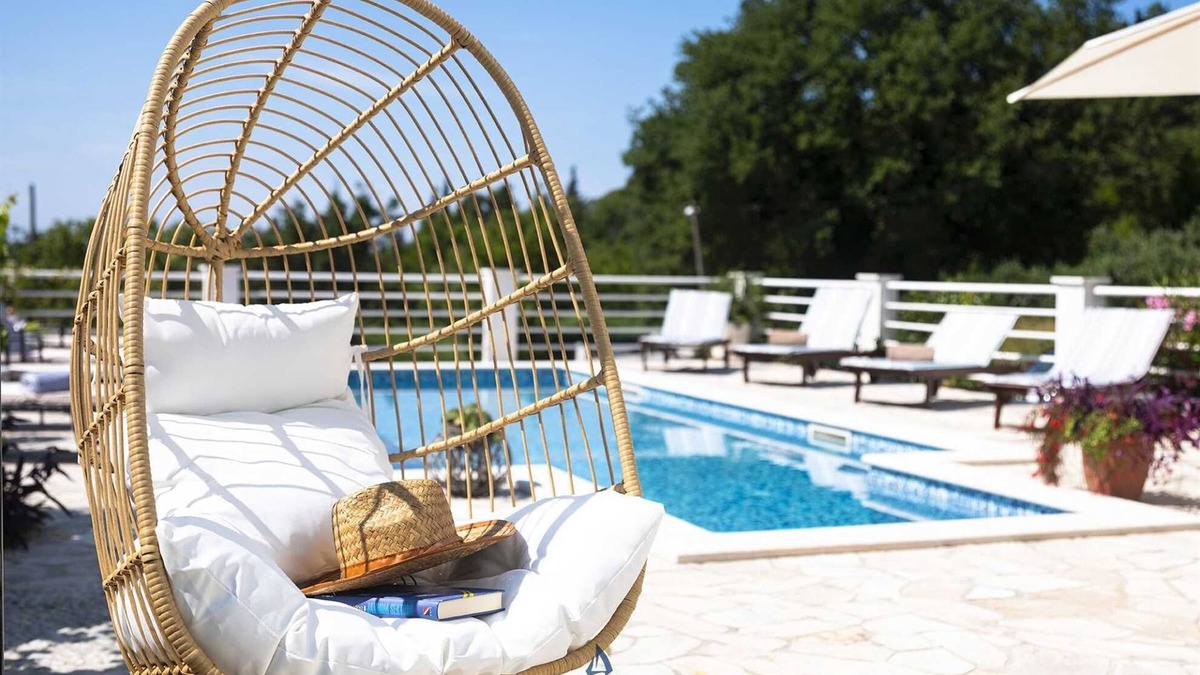 Orasac Villa | Charming 5-BR villa for 10 with swimming pool surrounded by nature