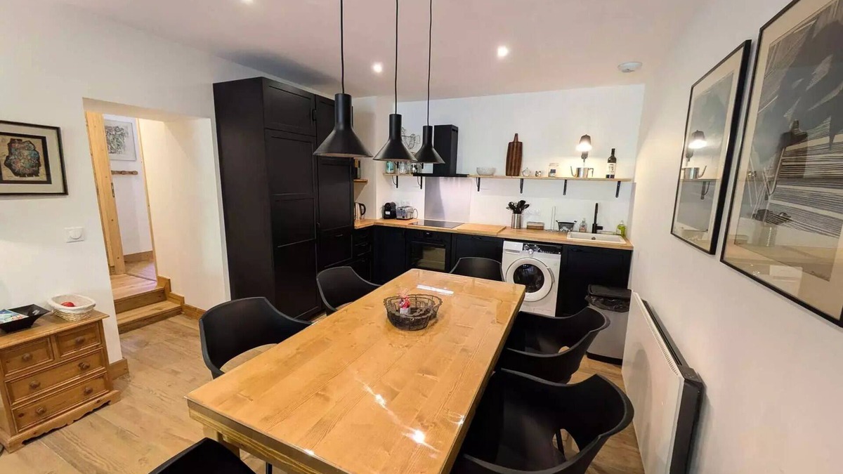 Areches Apartment | Charming 6-person apartment with sunny terrace at the foot of the slopes