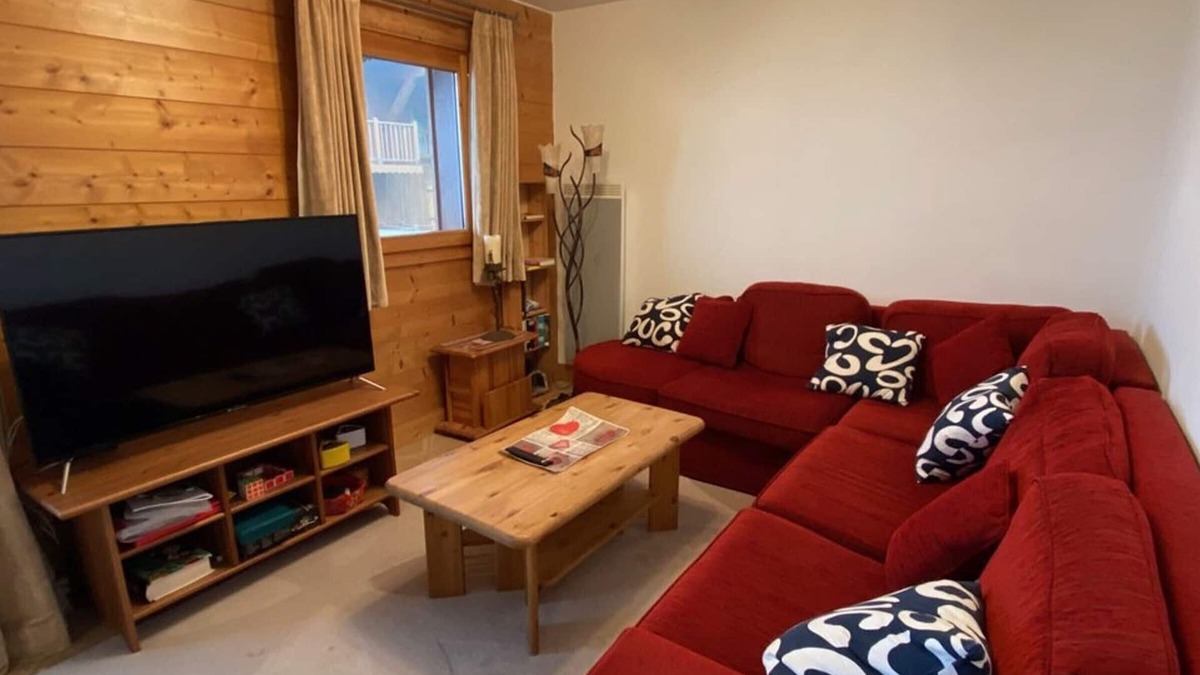 Cohennoz Apartment | Charming 6-Person Apartment with Pool, Parking, and Balcony in Crest-Voland