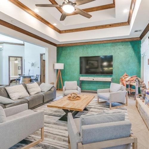 Pottawatomie County House | Charming 6bedroom Farmhouse With Pool #skelly