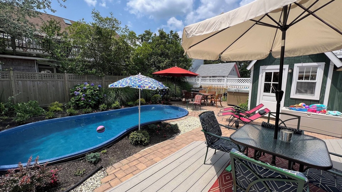 Beach Haven House | Charming 7-bedroom house with WiFi, AC in Beach Haven