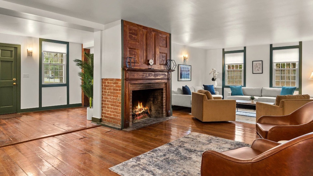 North Egremont House | Charming 7-BR 1800s Retreat 8-Min to Catamount
