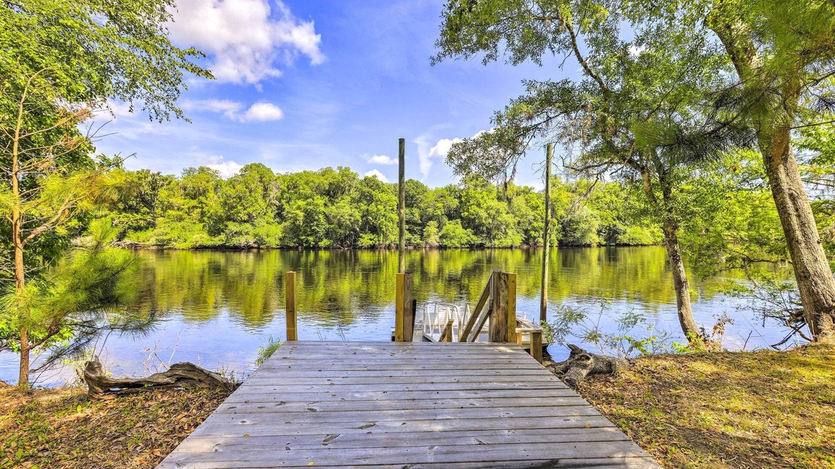 Bell Cabin | Charming Abode w/Dock on the Suwannee River